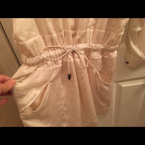 Banana Republic Cream Dress, size 8 - Picture 4 of 6